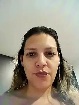 Snapshot of Mia_Hampton chatting on February 2, 3:32 am Mia Hampton online show from February 2, 3:32 am