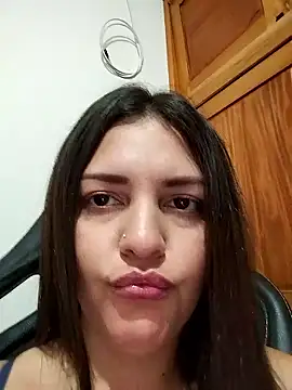 Snapshot of Mia_Hampton chatting on January 7, 6:43 pm Mia Hampton online show from January 7, 6:43 pm