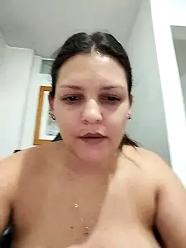 Snapshot of Mia_Hampton chatting on February 14, 11:56 pm Mia Hampton online show from February 14, 11:56 pm