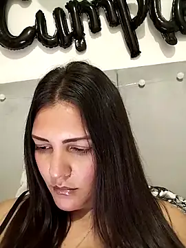 Snapshot of Mia_Hampton chatting on March 2, 9:43 pm Mia Hampton online show from March 2, 9:43 pm