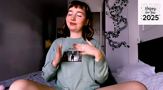 Snapshot of Cosmo_Riri chatting on January 1, 5:11 am Cosmo Riri online show from January 1, 5:11 am