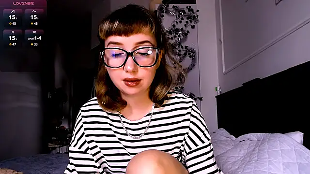 Snapshot of Cosmo_Riri chatting on January 12, 6:39 am Cosmo Riri online show from January 12, 6:39 am