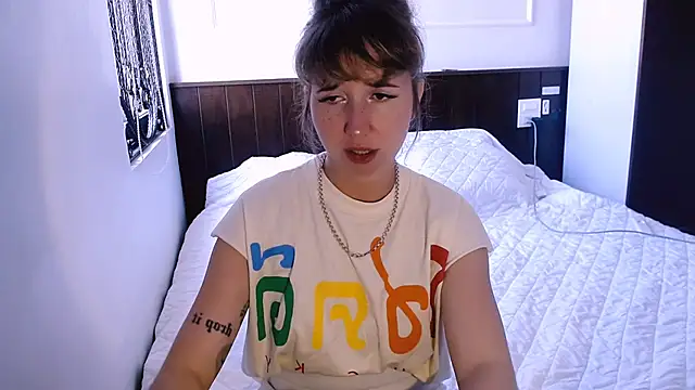 Snapshot of Cosmo_Riri chatting on March 12, 5:35 am Cosmo Riri online show from March 12, 5:35 am