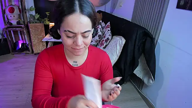 Cuttiealice online show from January 31, 10:52 am