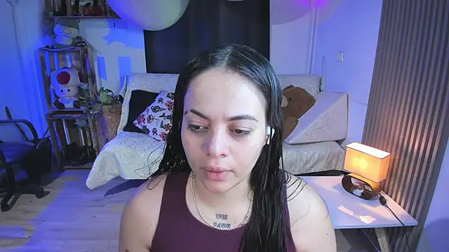 Cuttiealice online show from February 9, 1:14 pm