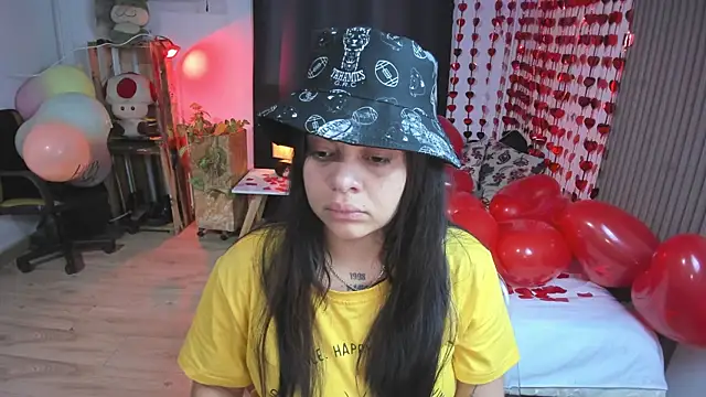 Cuttiealice online show from February 15, 12:01 pm