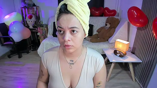 Cuttiealice online show from February 18, 12:28 pm