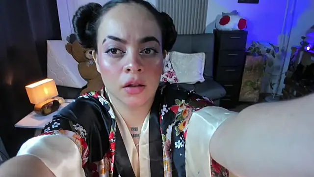 Cuttiealice online show from March 4, 2:42 pm