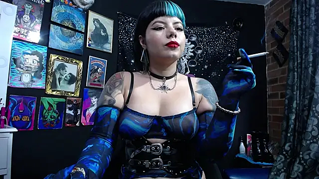 Snapshot of Yourmadame_P chatting on March 3, 7:28 pm Yourmadame P online show from March 3, 7:28 pm