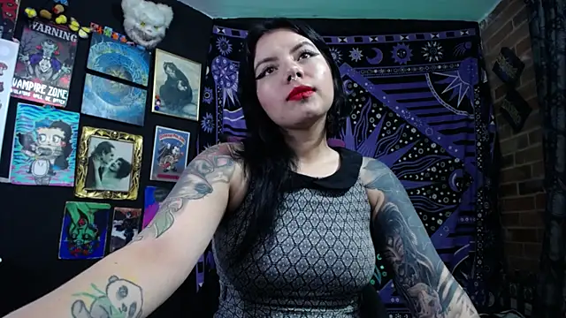 Snapshot of Yourmadame_P chatting on October 5, 12:31 am Yourmadame P online show from October 5, 12:31 am