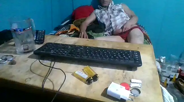 Snapshot of malekon76 chatting on December 22, 9:11 am malekon76 online show from December 22, 9:11 am