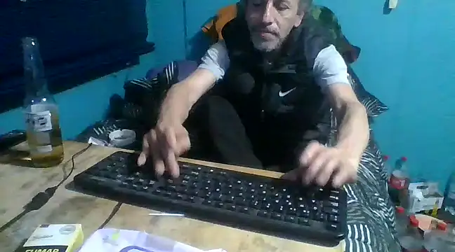 Snapshot of malekon76 chatting on January 8, 9:00 am malekon76 online show from January 8, 9:00 am