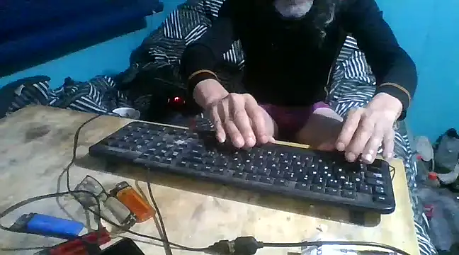 Snapshot of malekon76 chatting on January 27, 8:18 am malekon76 online show from January 27, 8:18 am