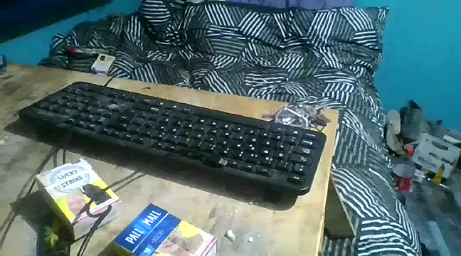 Snapshot of malekon76 chatting on February 1, 8:18 am malekon76 online show from February 1, 8:18 am