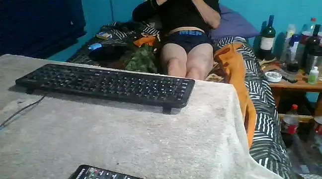 Snapshot of malekon76 chatting on March 16, 4:56 pm malekon76 online show from March 16, 4:56 pm