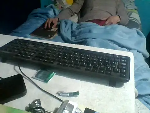 Snapshot of malekon76 chatting on October 5, 1:31 pm malekon76 online show from October 5, 1:31 pm