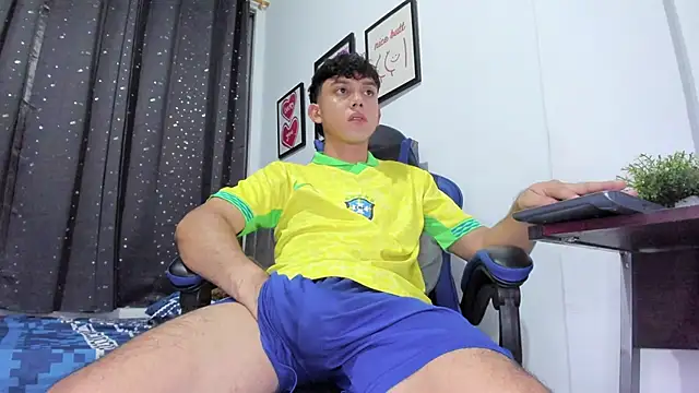 Snapshot of The_skinnyguys chatting on October 23, 11:03 pm The skinnyguys online show from October 23, 11:03 pm