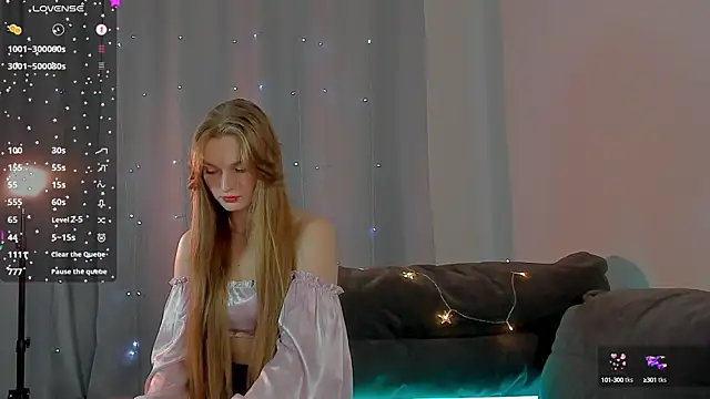 Snapshot of Barbie-Doll- chatting on December 9, 11:24 pm Barbie-Doll- online show from December 9, 11:24 pm