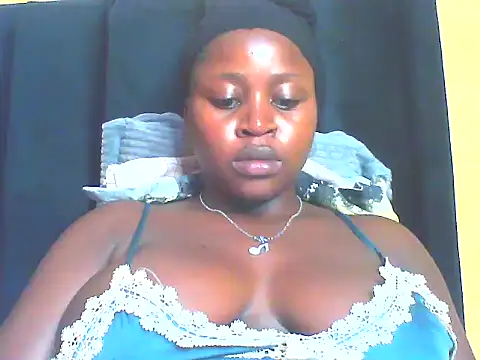 Snapshot of EboniesBelle chatting on May 7, 5:57 am EboniesBelle online show from May 7, 5:57 am