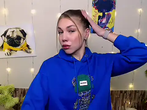 Sport Tall Doll online show from December 10, 11:11 am