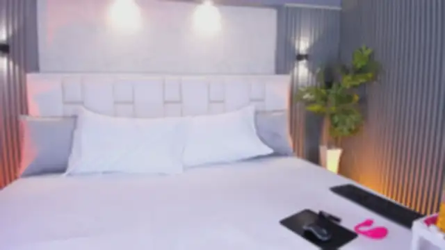 Snapshot of ValeriaGarcia chatting on May 9, 12:10 pm ValeriaGarcia online show from May 9, 12:10 pm