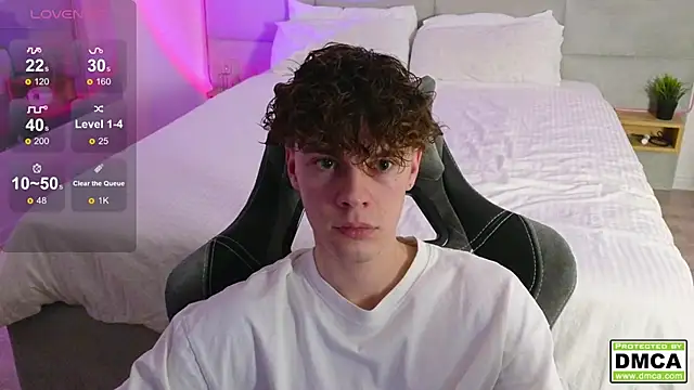 Snapshot of cute_thomas chatting on December 2, 8:33 pm cute thomas online show from December 2, 8:33 pm