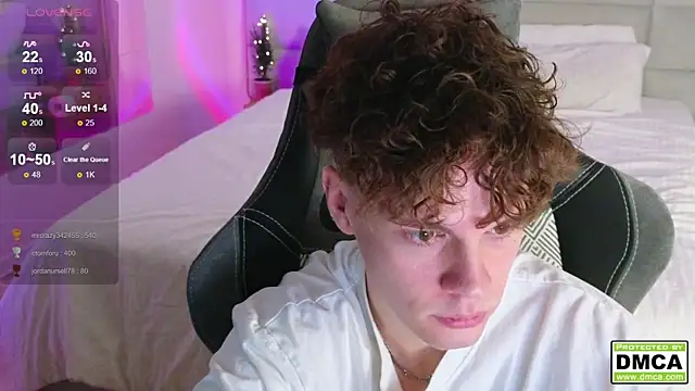 Snapshot of cute_thomas chatting on December 24, 11:33 pm cute thomas online show from December 24, 11:33 pm