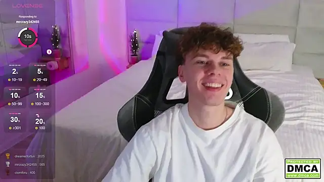 Snapshot of cute_thomas chatting on December 25, 2:35 am cute thomas online show from December 25, 2:35 am