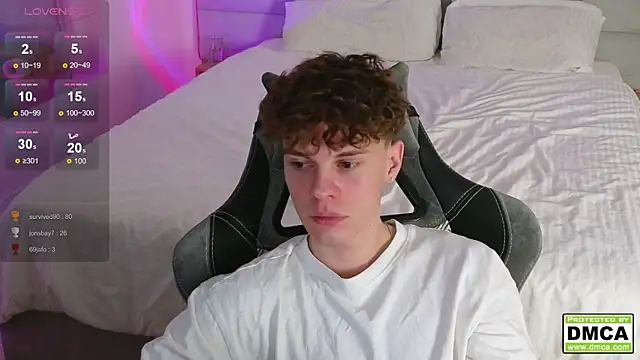 Snapshot of cute_thomas chatting on December 25, 11:10 pm cute thomas online show from December 25, 11:10 pm