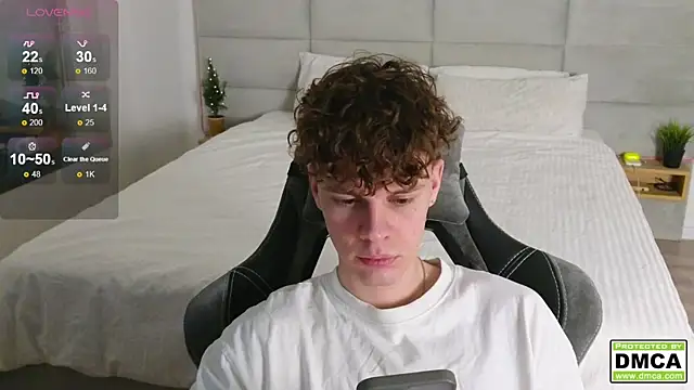 Snapshot of cute_thomas chatting on December 29, 4:38 am cute thomas online show from December 29, 4:38 am