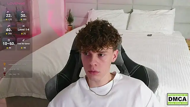 Snapshot of cute_thomas chatting on January 12, 9:29 pm cute thomas online show from January 12, 9:29 pm