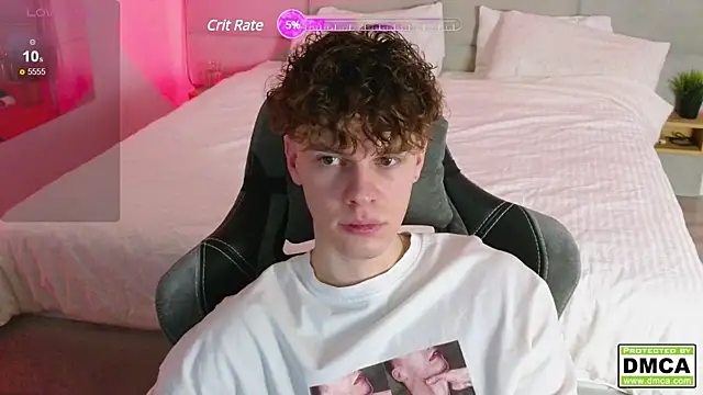 Snapshot of cute_thomas chatting on January 21, 8:32 pm cute thomas online show from January 21, 8:32 pm