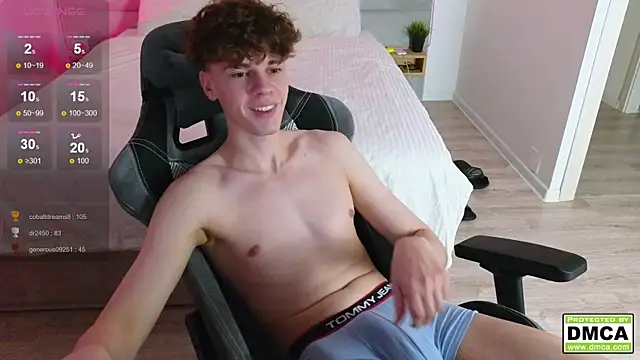 Snapshot of cute_thomas chatting on January 31, 2:26 am cute thomas online show from January 31, 2:26 am