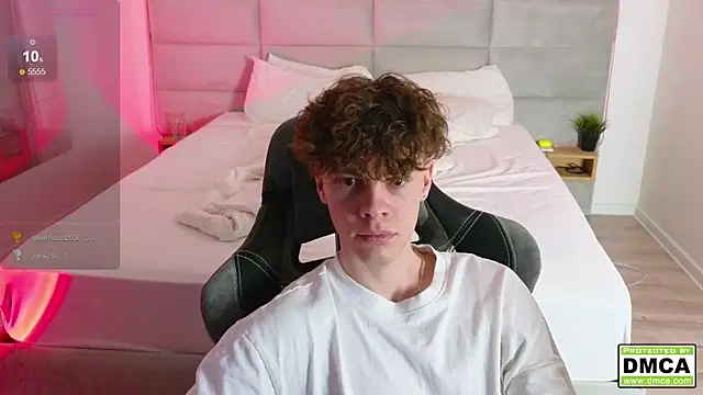 Snapshot of cute_thomas chatting on February 5, 12:31 am cute thomas online show from February 5, 12:31 am