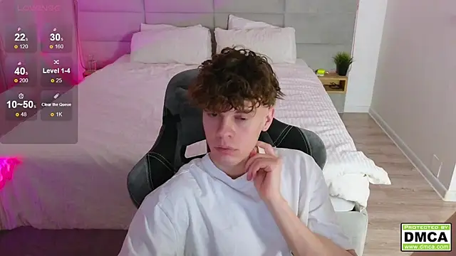 Snapshot of cute_thomas chatting on February 10, 8:21 pm cute thomas online show from February 10, 8:21 pm