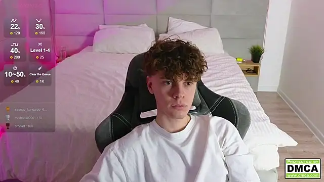 Snapshot of cute_thomas chatting on February 10, 11:23 pm cute thomas online show from February 10, 11:23 pm