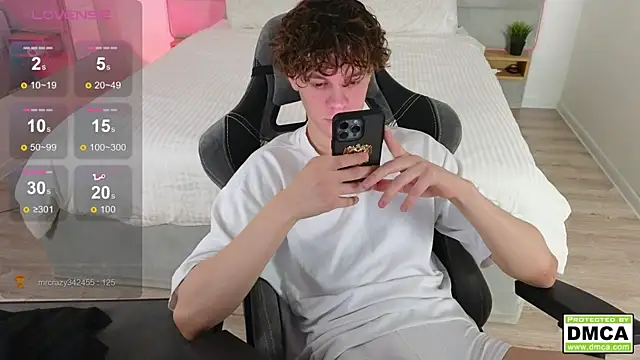 Snapshot of cute_thomas chatting on March 21, 9:45 pm cute thomas online show from March 21, 9:45 pm