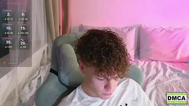 Snapshot of cute_thomas chatting on October 9, 9:35 pm cute thomas online show from October 9, 9:35 pm