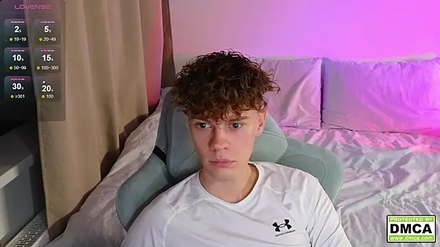 Snapshot of cute_thomas chatting on October 22, 7:24 pm cute thomas online show from October 22, 7:24 pm