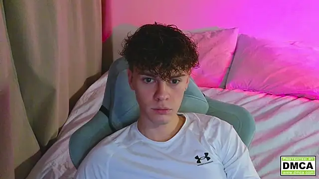 Snapshot of cute_thomas chatting on November 17, 2:56 pm cute thomas online show from November 17, 2:56 pm