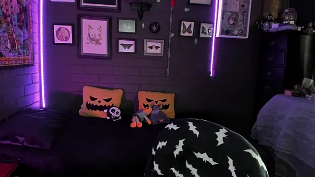 insania 9999  online show from October 30, 5:35 pm