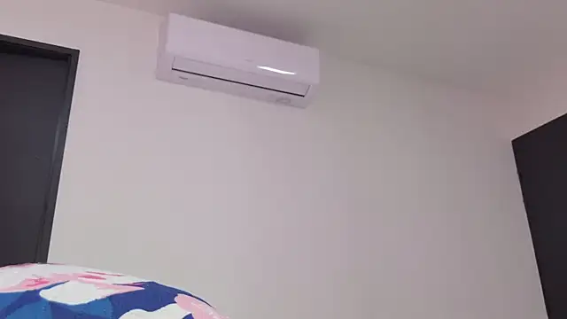 Snapshot of celeste_sea chatting on June 18, 7:18 pm celeste sea online show from June 18, 7:18 pm