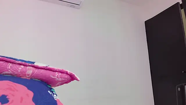 Snapshot of celeste_sea chatting on June 26, 7:18 pm celeste sea online show from June 26, 7:18 pm