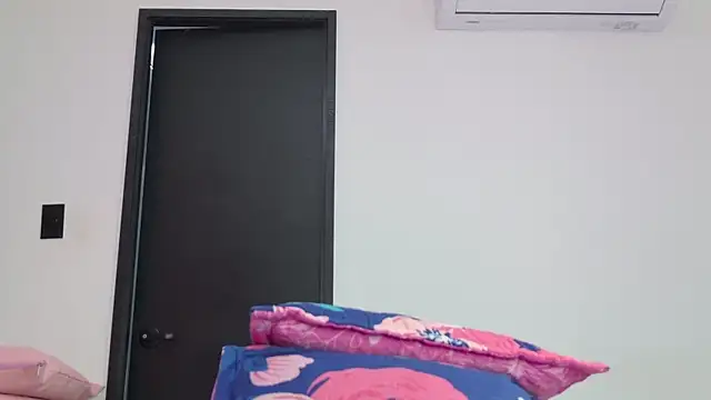 Snapshot of celeste_sea chatting on June 28, 7:20 pm celeste sea online show from June 28, 7:20 pm