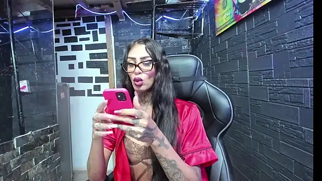 kissingdevil online show from October 25, 9:42 pm