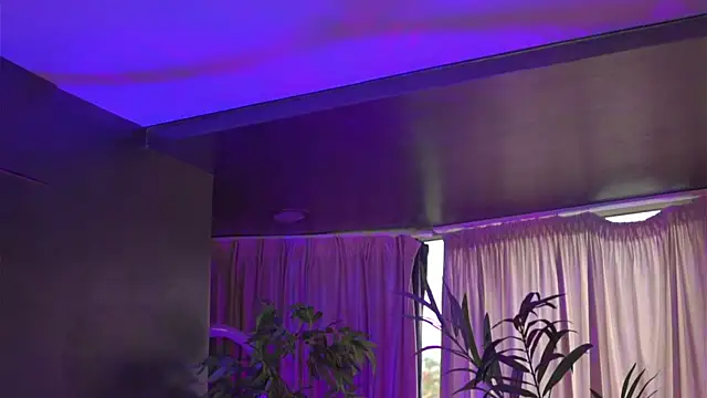 Snapshot of HotSkinnyX chatting on September 29, 6:29 am HotSkinnyX online show from September 29, 6:29 am