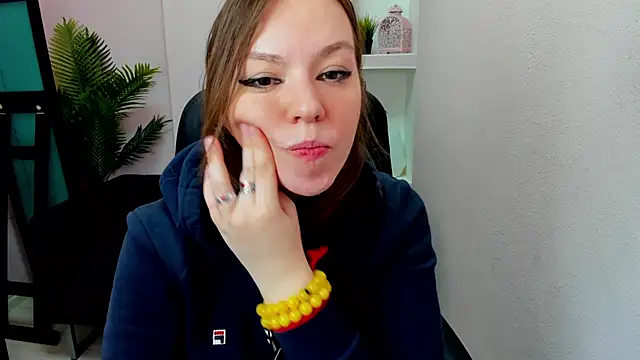 Snapshot of Persephoni chatting on January 8, 5:27 am Persephoni online show from January 8, 5:27 am