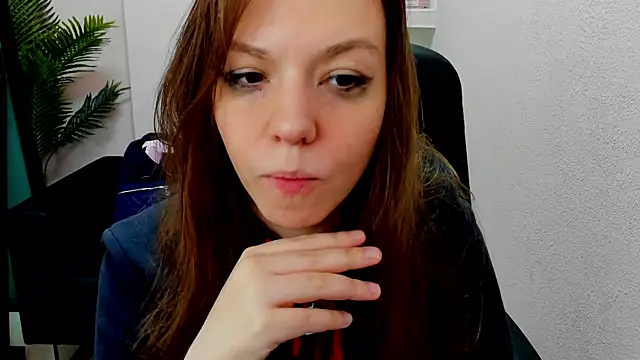 Snapshot of Persephoni chatting on January 9, 5:23 am Persephoni online show from January 9, 5:23 am
