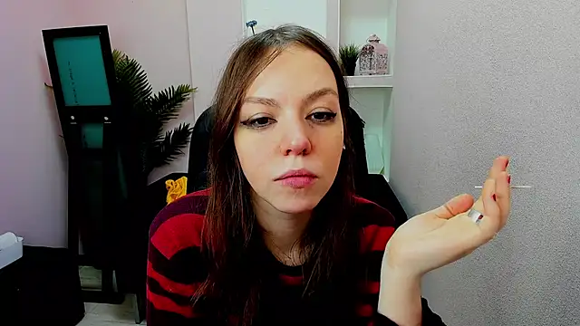 Snapshot of Persephoni chatting on February 10, 6:09 am Persephoni online show from February 10, 6:09 am