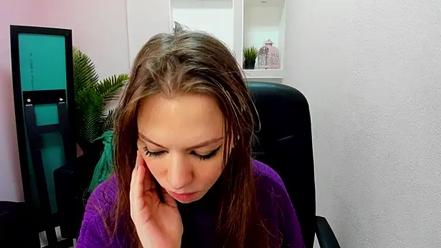 Snapshot of Persephoni chatting on February 16, 4:10 pm Persephoni online show from February 16, 4:10 pm